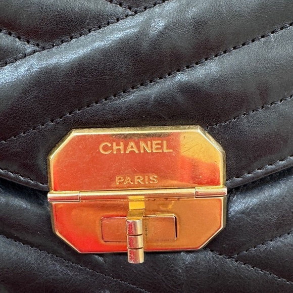 Vintage Chanel Quilted Gabrielle Lambskin Bag Black with Blush Strap - Picture 2 of 13